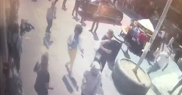 İYİ Partili Buğra Kavuncu'ya yumruklu saldırı
