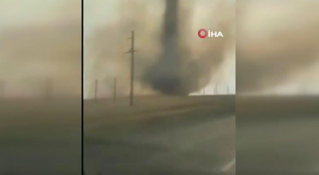 Rusya’da yangın sırasında hortum çıktı! Korku dolu anlar kameralara yansıdı