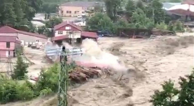 Selde yıkılan fabrikanın görüntüleri ortaya çıktı