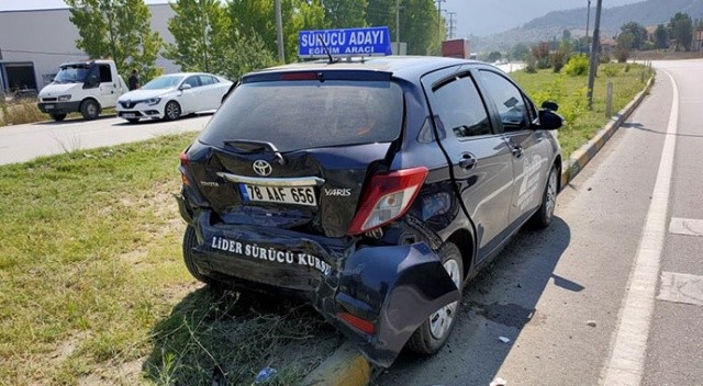 Sürücü adayı kaza yaptı! 5 kişi yaralandı