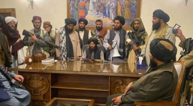 Taliban Cumhurbaşkanlığı Sarayı’nı Ele Geçirdi!