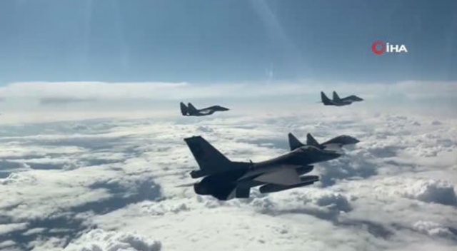 Türk Hava Kuvvetleri Polonya’da! Eğitim uçuşlarına katıldılar