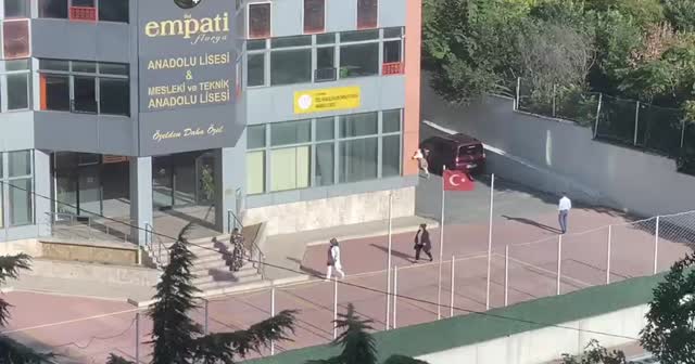 Bahçelievler'de korkutan fabrika yangını