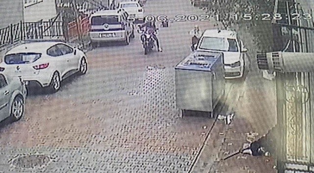 Motosikletiyle şov yapmak isterken arkadaşı canından oluyordu!