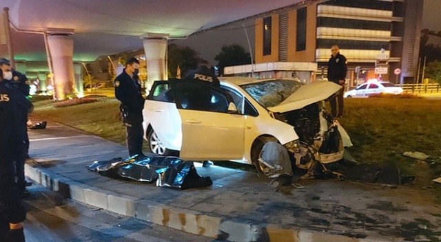 Otomobil köprünün beton ayağına çarptı! 1 ölü 2 yaralı var