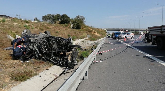 Otomobil yolun kenarına uçtu! Kazada anne ve baba hayatını kaybetti