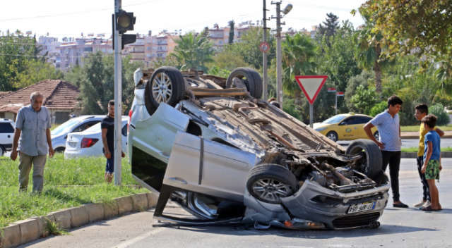 Otomobiliyle takla attı! Kaza yerine gelen yakınları sinir krizi geçirdi