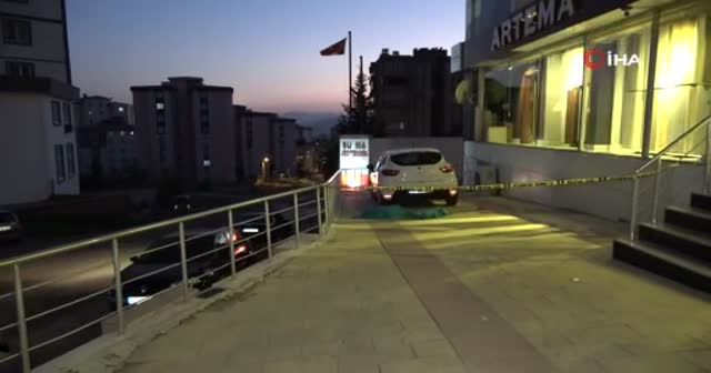 95 yasındaki kadın, pencereden bakarken düşüp oldu