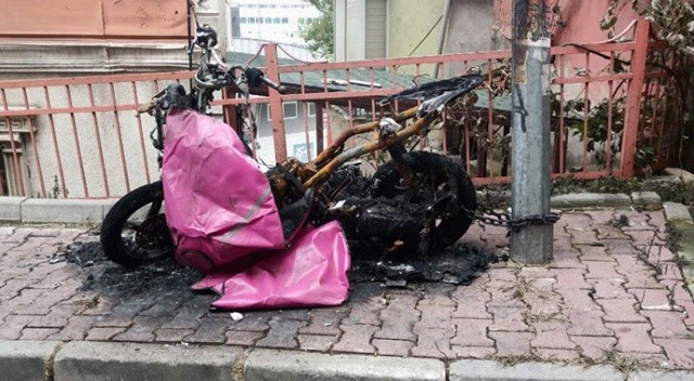Eski nişanlısını defalarca tehdit etti! Dayanamayıp motosikletini yaktı
