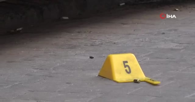 Kasımpaşa’da silahlı çatışma: Siper alıp birbirlerine kurşun yağdırdılar