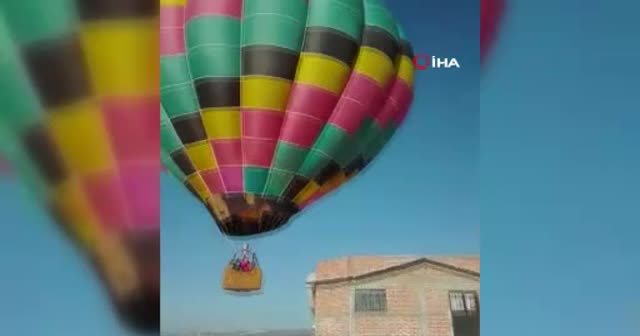 Meksika'da şoke eden kaza: Hava balonu eve çarptı