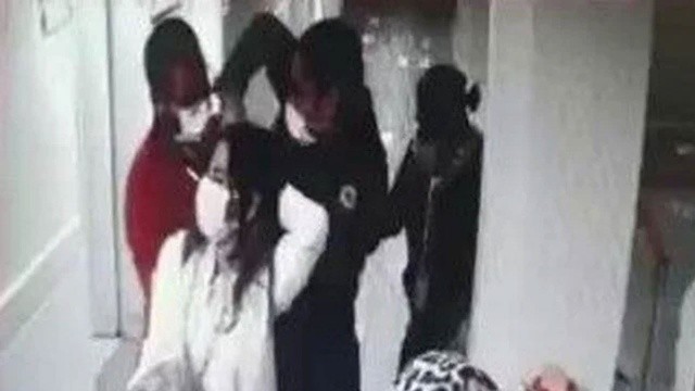 Pendik Devlet Hastanesinde doktora saldırı anı kamerada