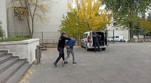 Trafikte polis ekiplerine küfürler yağdırıp makas attı: 11 maddeden ceza yedi