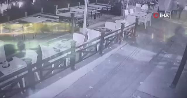 10 yaşındaki çocuk 3 ayrı iş yerini soydu, parayı bulunca sevinçten oynadı