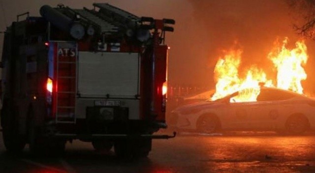 Kazakistan'da akaryakıt zammı halkı sokağa döktü: Hükümet istifa etmek zorunda kaldı