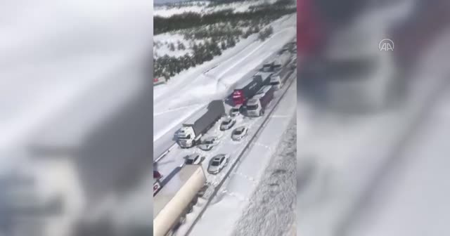 TAG Otoyolu'nda kalanlarla helikopterle kumanya ulaştırıldı