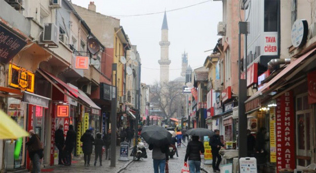 Edirne’de sağanak yağış etkili oluyor