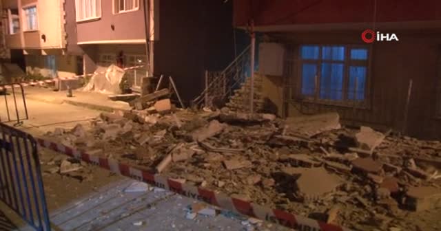 İstanbul'da 3 katlı binanın 2 balkonu çöktü!