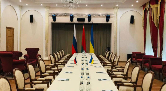 Ukrayna ve Rus heyetinin görüşmeleri başladı