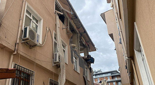 Üsküdar'da 5 katlı binada patlama meydana geldi