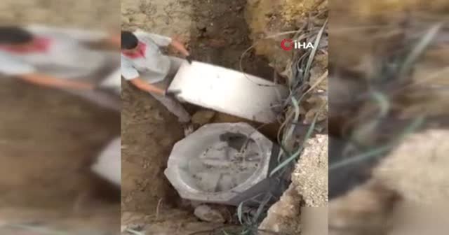 Üzerine kilolarca ağırlığında kepçe düşen işçinin TikTok videoları kahretti