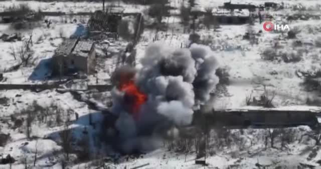 Ukrayna vurdu, Rus tankı tuzla buz oldu!