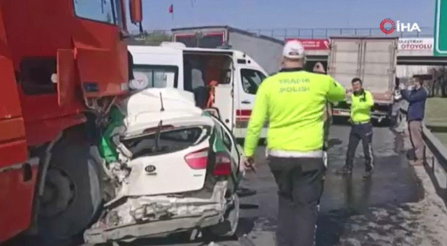 Avcılar TEM otoyolunda zincirleme kaza