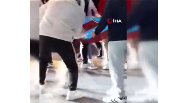 Bağdat Caddesi’nde Trabzonspor bayrağına izin vermediler