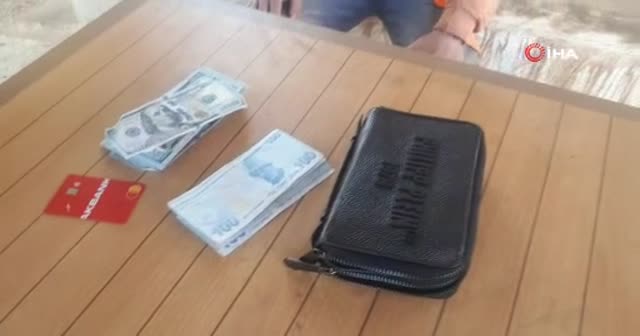 Belediye işçisinden takdir toplayan hareket: Binlerce doları polise teslim etti