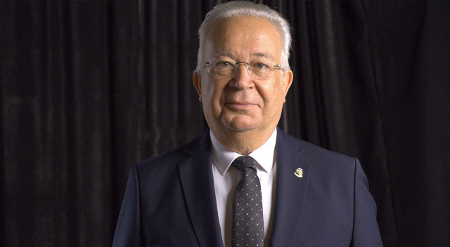 Eşref Hamamcıoğlu yönetim kurulu listesini divan başkanlığına teslim etti
