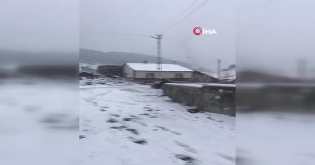 Haziran ayına günler kala her yer beyaza bürüdü
