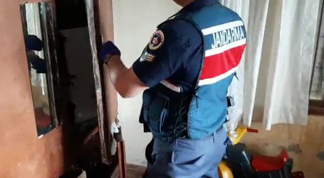 İhbar üzerine gidilen evin gardırobu açan ekipler, neye uğradıklarını şaşırdılar!