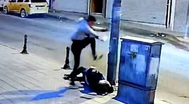 Laf atma kavgası kanlı bitti: Defalarca bıçakladı, başına tekmeyle vurdu