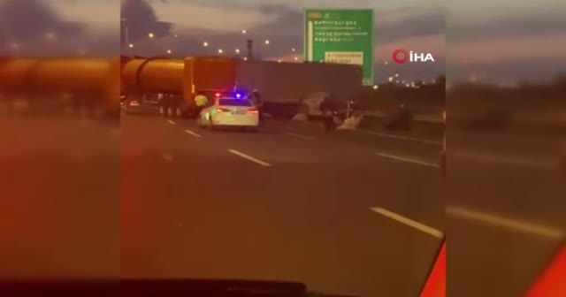 İBB'ye ait İSTAÇ tırı 2 araca çarptı: Yaralılar var