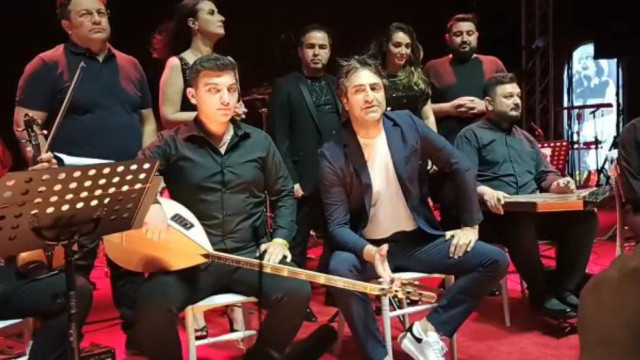 Mahsum Kırmızıgül Bodrum'da konser verirken müziği kestiler!