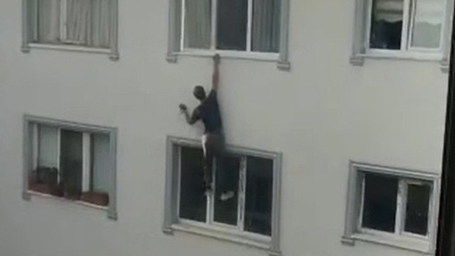 Polisten kaçarken bacaklarını kırdı, o anlar kamerada