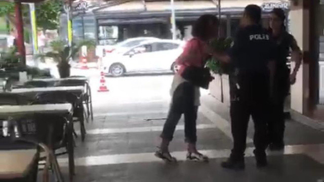 Telefonu çalındı, polisi ölümle tehdit etti