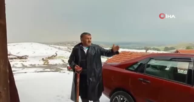 Yozgat'ta hava yazdan kışa döndü! 50 cm dolu yağdı, yollar kapandı