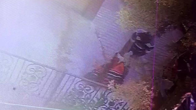 Çalınan yüz yıllık halı bulunup sahibine teslim edildi