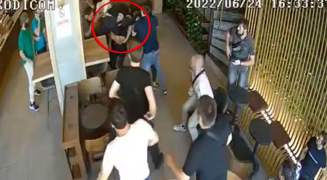 İki günde ikinci 'künde' olayı! Kendisine tokat atan adamı böyle yere serdi