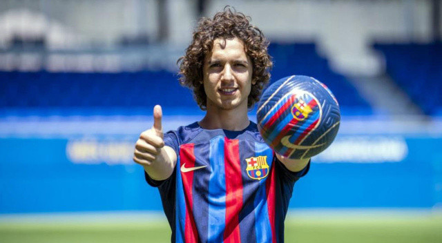 Kayserispor'dan Barcelona'ya... Emre Demir 5 yıllık sözleşme imzaladı