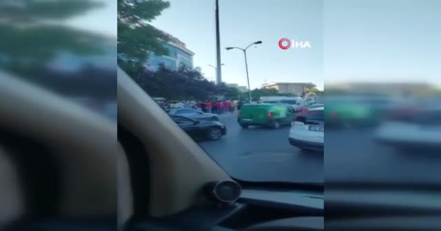 Maganda dehşeti: Yol tartışması çıkınca aracını yayaların üstüne sürdü