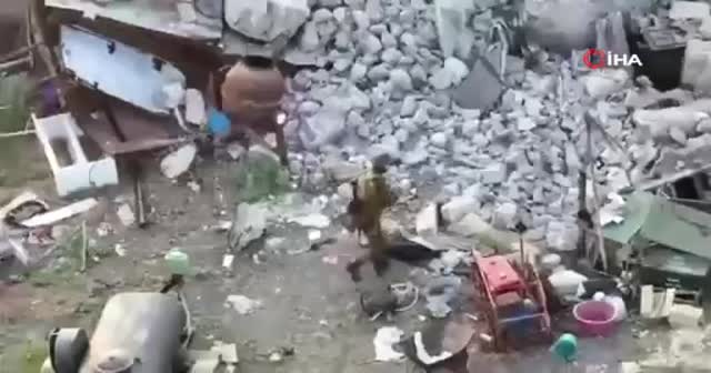 Rusya, 'yüksek hassasiyetli' füzelerle Yılan Adası'na saldırdı: Ukrayna bayrağını dikmeye çalışan askerler vuruldu