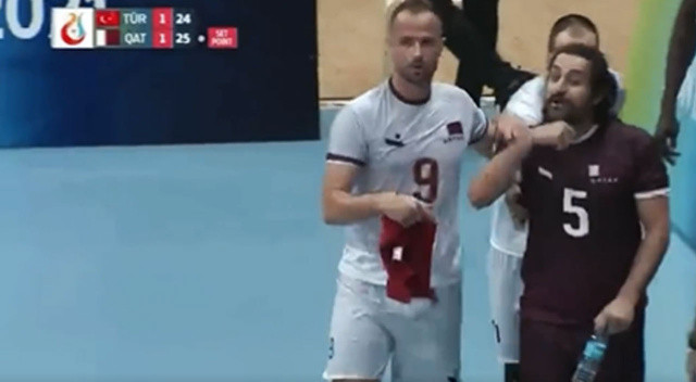 Katarlı voleybolcudan milli voleybolcularımıza çirkin tahrik!