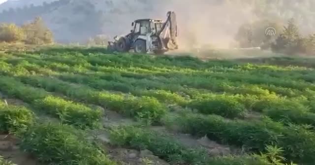 Lice kırsalında 195 ayrı noktada teröre ağır darbe!