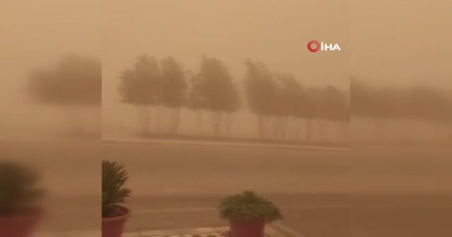 Suudi Arabistan’da kum fırtınası: Yetkililerden sokağa çıkma uyarısı geldi