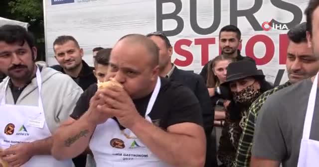 5 bin lira ödül için 10 dakikada 16 metre börek yedi