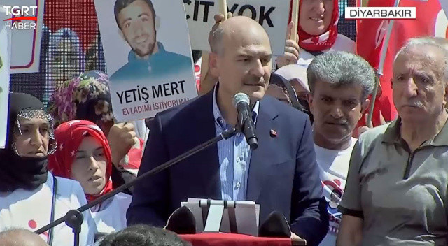 Bakan Soylu'dan evlat nöbetinin 4. yılında çarpıcı mesaj: PKK'yı söküp atmak ABD'yi söküp atmaktır