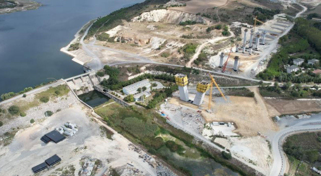 Kanal İstanbul'da ilk köprünün ayakları yükseldi