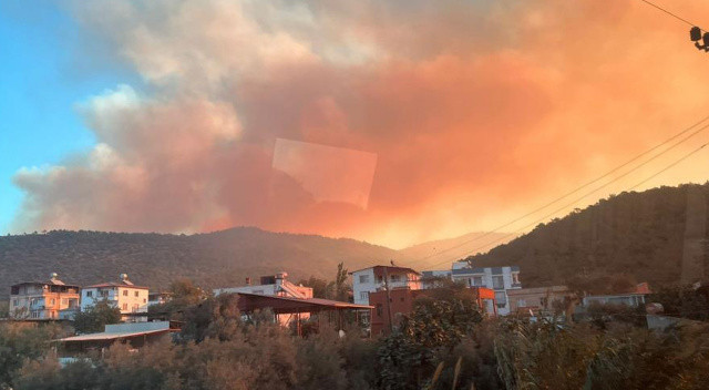 Mersin'de orman yangını! Havadan ve karadan müdahale sürüyor